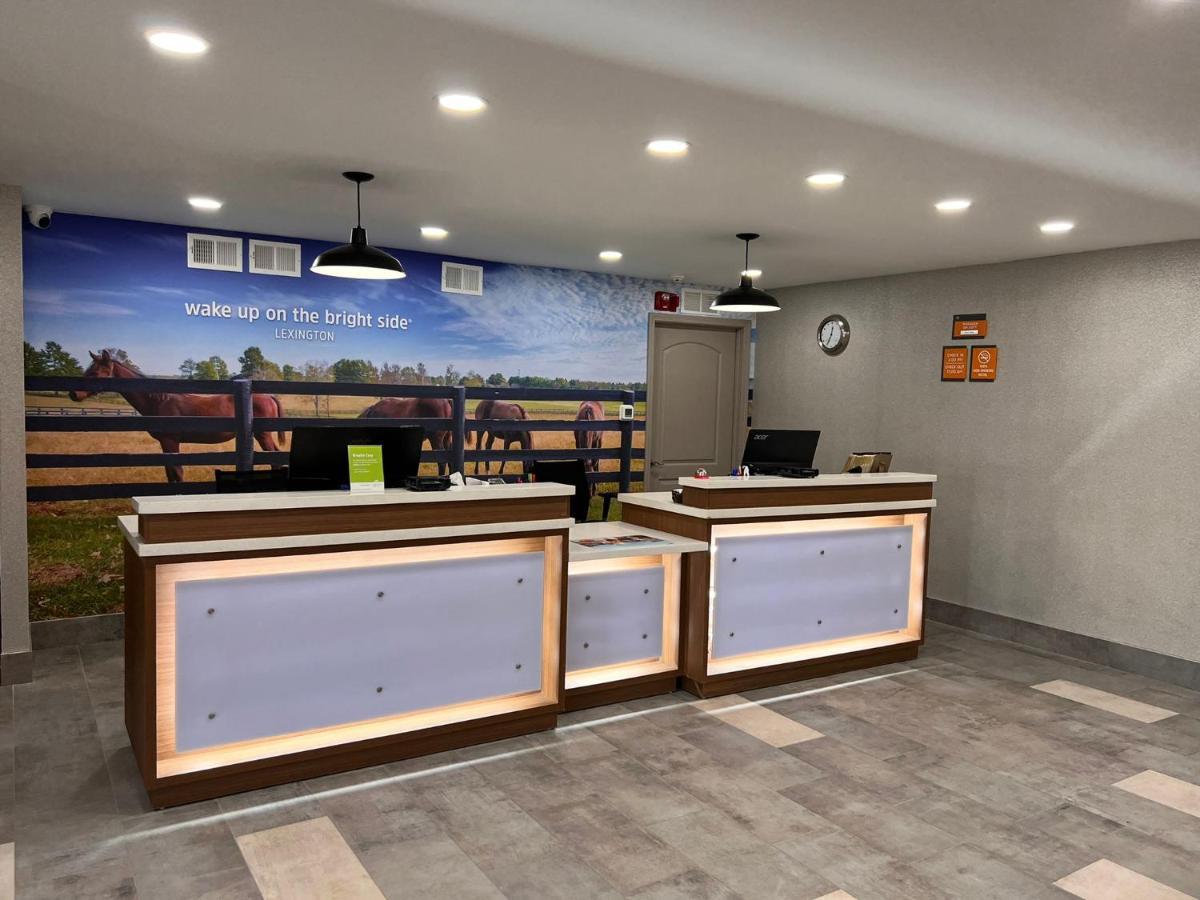 La Quinta Inn Lexington-Horse Park Exterior photo
