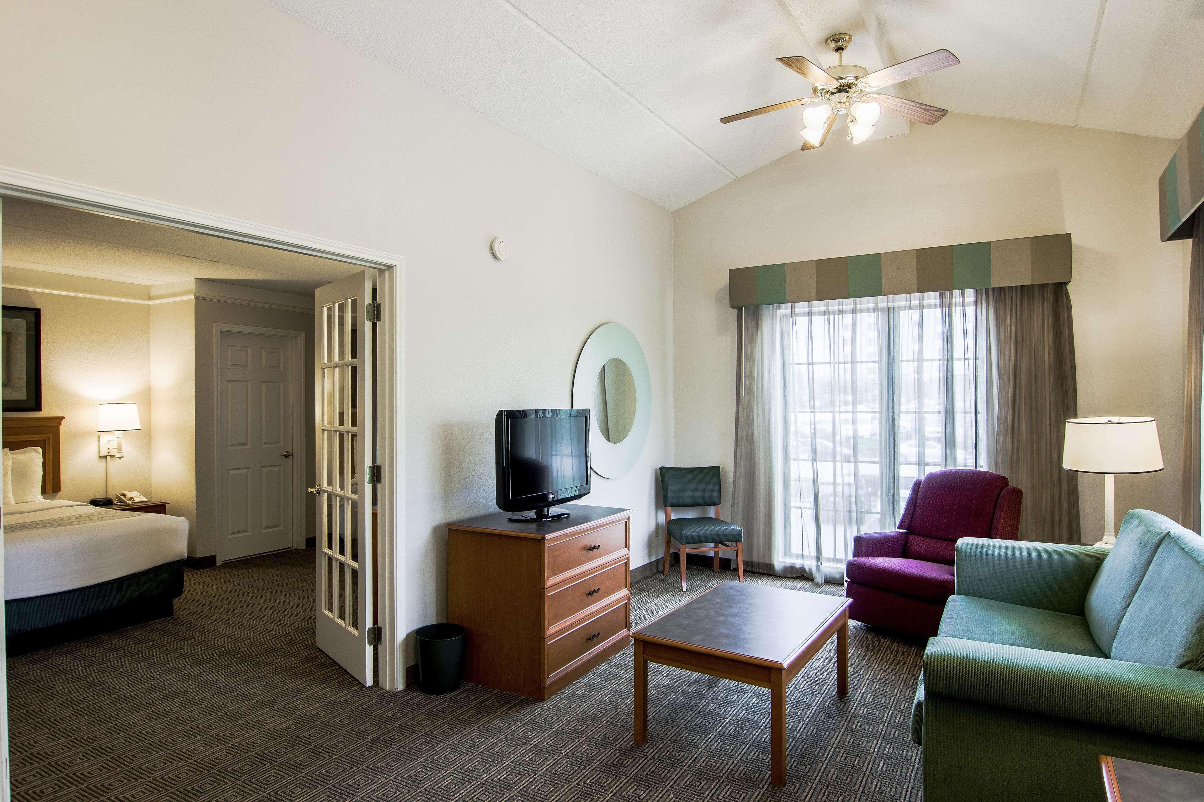 La Quinta Inn Lexington-Horse Park Exterior photo