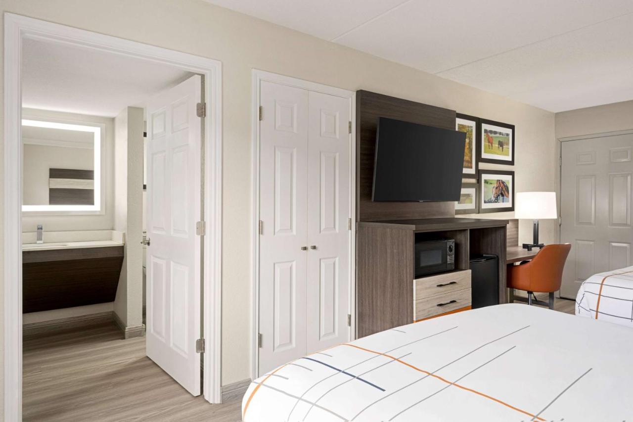 La Quinta Inn Lexington-Horse Park Exterior photo